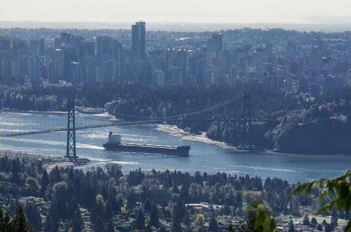 Photo 2 at 1167 Eyremount Drive, British Properties, West Vancouver