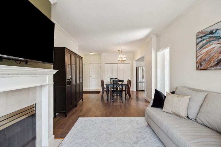 Photo 5 at 216 - 5735 Hampton Place, University VW, Vancouver West