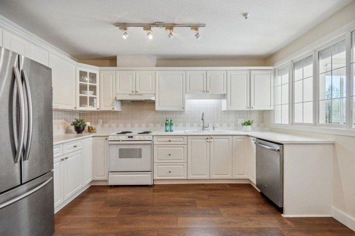 Photo 10 at 216 - 5735 Hampton Place, University VW, Vancouver West