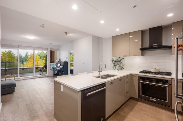 Photo 6 at 214 - 3581 Ross Drive, University VW, Vancouver West