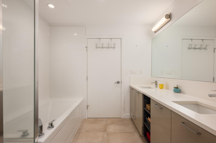 Photo 16 at 214 - 3581 Ross Drive, University VW, Vancouver West