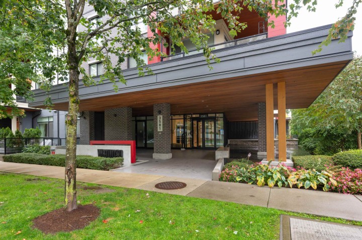 Photo 3 at 214 - 3581 Ross Drive, University VW, Vancouver West