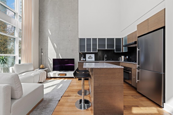 Photo 3 at 403 - 988 Richards Street, Yaletown, Vancouver West