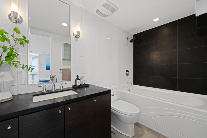 Photo 20 at 403 - 988 Richards Street, Yaletown, Vancouver West