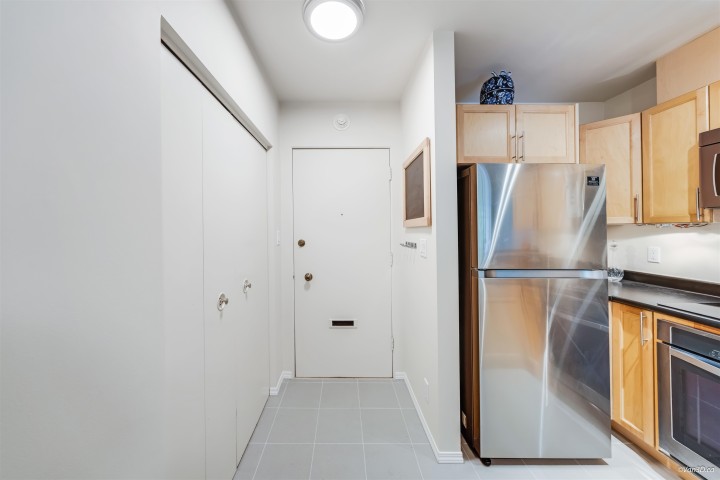 Photo 23 at 308 - 1425 Esquimalt Avenue, Ambleside, West Vancouver