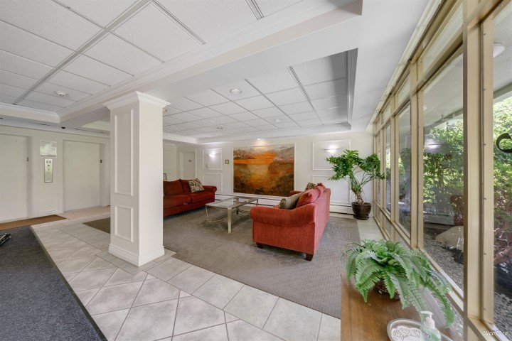 Photo 5 at 308 - 1425 Esquimalt Avenue, Ambleside, West Vancouver