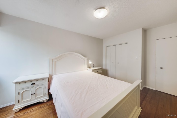 Photo 19 at 308 - 1425 Esquimalt Avenue, Ambleside, West Vancouver