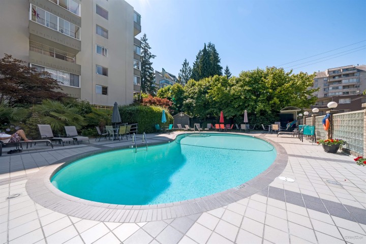 Photo 8 at 308 - 1425 Esquimalt Avenue, Ambleside, West Vancouver