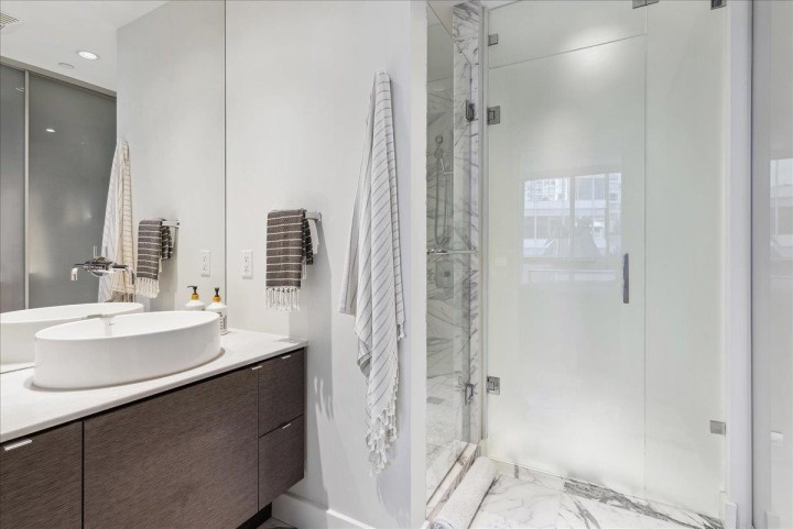 Photo 15 at 402 - 1477 W Pender Street, Coal Harbour, Vancouver West