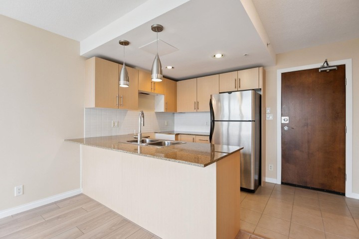 Photo 2 at 2008 - 550 Taylor Street, Downtown VW, Vancouver West