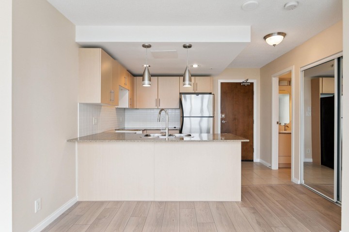 Photo 9 at 2008 - 550 Taylor Street, Downtown VW, Vancouver West