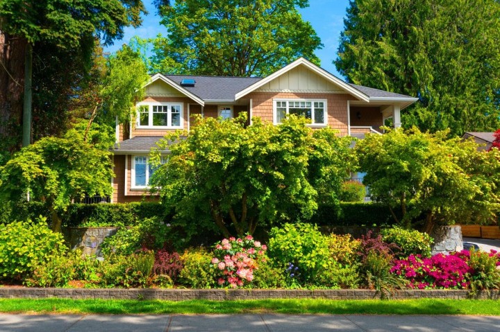 Photo 2 at 1050 11th Street, Sentinel Hill, West Vancouver