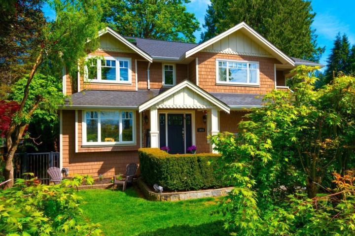 Photo 1 at 1050 11th Street, Sentinel Hill, West Vancouver