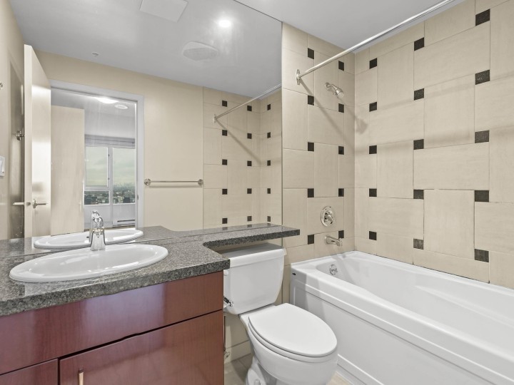 Photo 18 at 3805 - 1033 Marinaside Crescent, Yaletown, Vancouver West