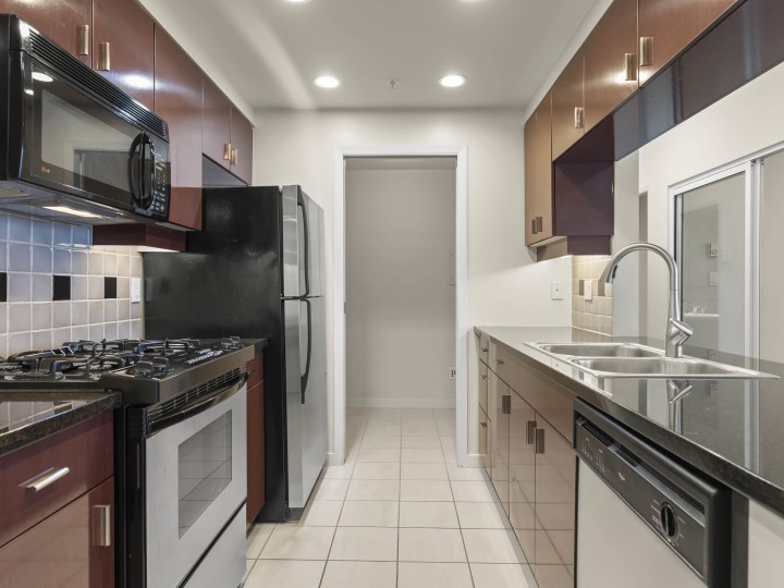 Photo 11 at 3805 - 1033 Marinaside Crescent, Yaletown, Vancouver West