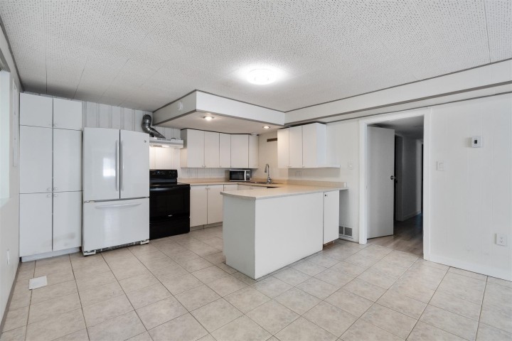 Photo 23 at 1895 Rosebery Avenue, Queens, West Vancouver