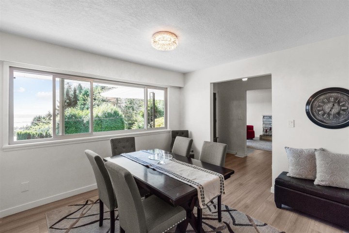 Photo 17 at 1895 Rosebery Avenue, Queens, West Vancouver