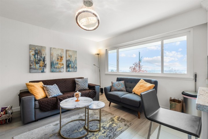 Photo 16 at 1895 Rosebery Avenue, Queens, West Vancouver