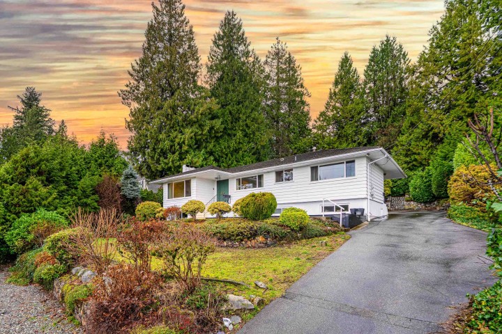 Photo 1 at 1895 Rosebery Avenue, Queens, West Vancouver