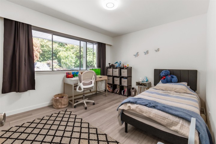 Photo 20 at 1895 Rosebery Avenue, Queens, West Vancouver