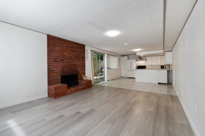 Photo 24 at 1895 Rosebery Avenue, Queens, West Vancouver
