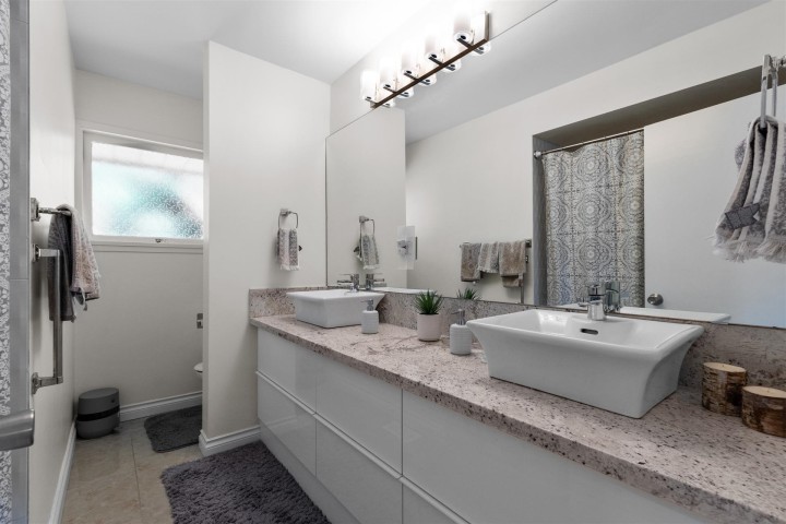 Photo 19 at 1895 Rosebery Avenue, Queens, West Vancouver