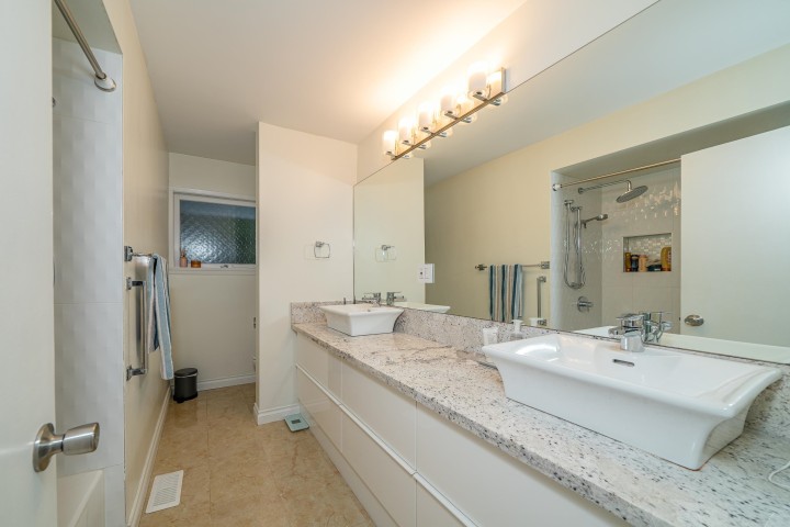 Photo 29 at 1895 Rosebery Avenue, Queens, West Vancouver