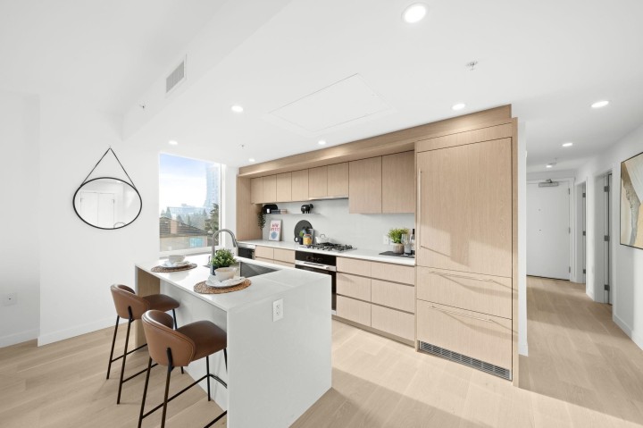 Photo 2 at 305 - 5212 Cambie Street, Cambie, Vancouver West