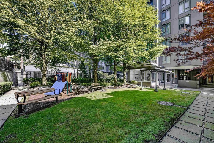 Photo 20 at 307 - 1001 Homer Street, Yaletown, Vancouver West