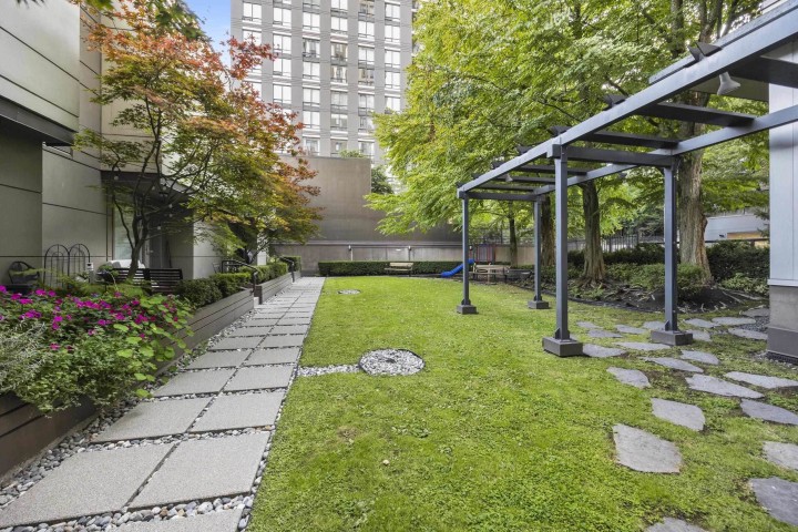 Photo 19 at 307 - 1001 Homer Street, Yaletown, Vancouver West