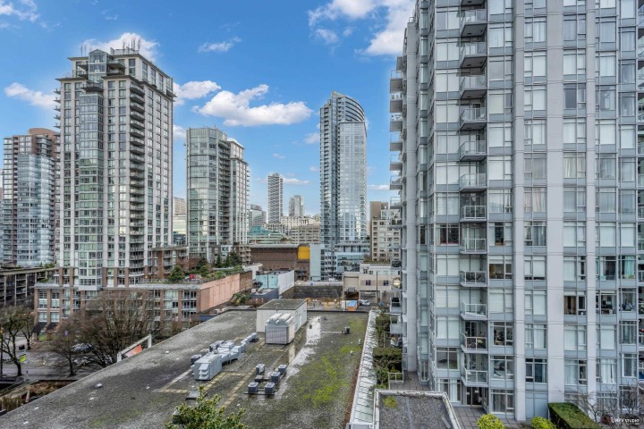 Photo 12 at 1002 - 833 Homer Street, Downtown VW, Vancouver West