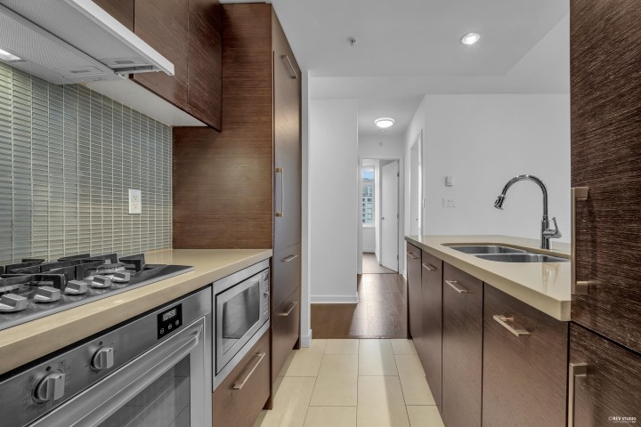 Photo 5 at 1002 - 833 Homer Street, Downtown VW, Vancouver West