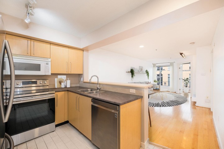 Photo 11 at 310 - 2768 Cranberry Drive, Kitsilano, Vancouver West