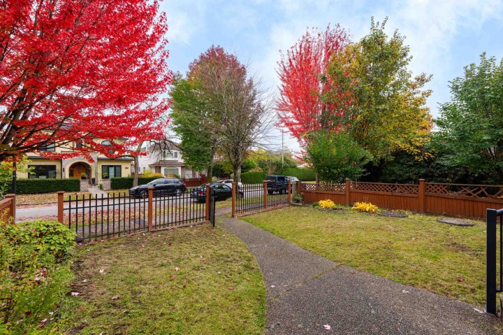 Photo 2 at 7949 Montcalm Street, Marpole, Vancouver West