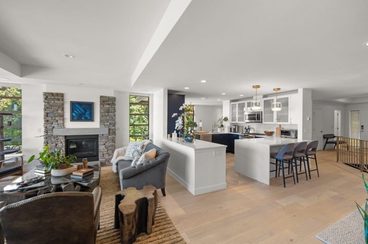 Photo 3 at 8689 Seascape Drive, Howe Sound, West Vancouver