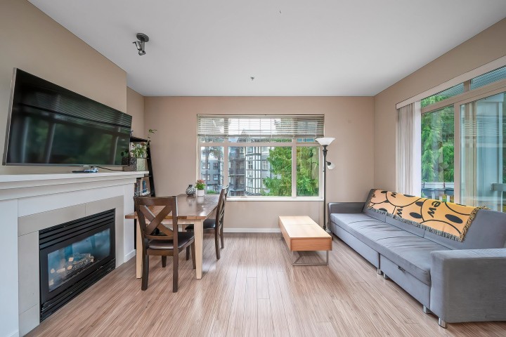 Photo 3 at 313 - 4883 Maclure Mews, Quilchena, Vancouver West