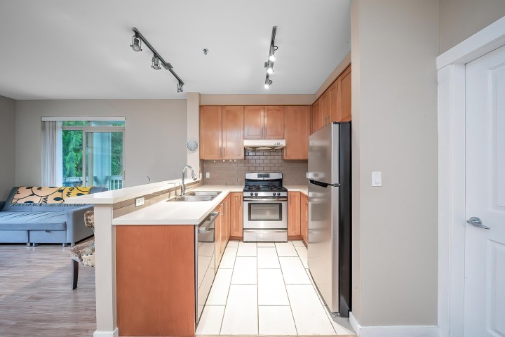 Photo 5 at 313 - 4883 Maclure Mews, Quilchena, Vancouver West