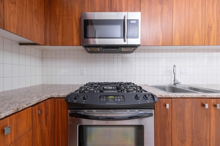 Photo 9 at 302 - 1030 W Broadway Street, Fairview VW, Vancouver West