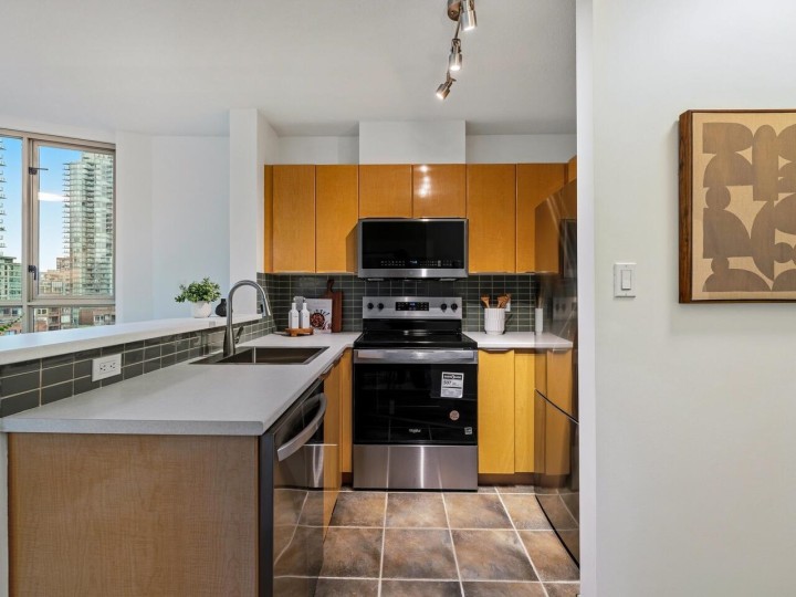 Photo 3 at 1407 - 1003 Pacific Street, West End VW, Vancouver West