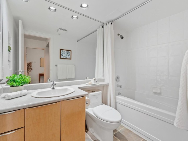 Photo 10 at 1407 - 1003 Pacific Street, West End VW, Vancouver West