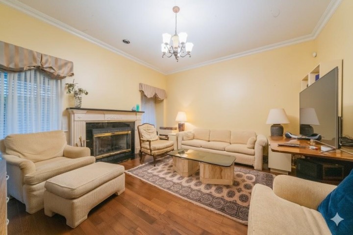 Photo 3 at 272 Waterleigh Drive, Marpole, Vancouver West