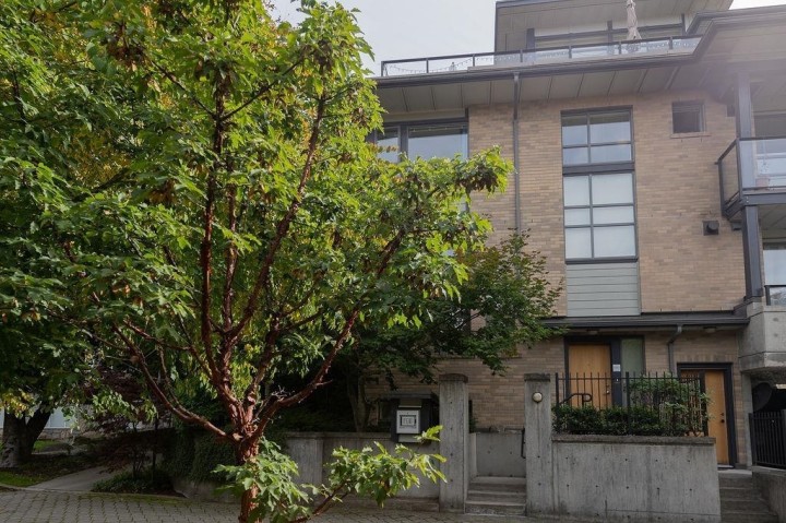 Photo 4 at 5952 Chancellor Mews, University VW, Vancouver West