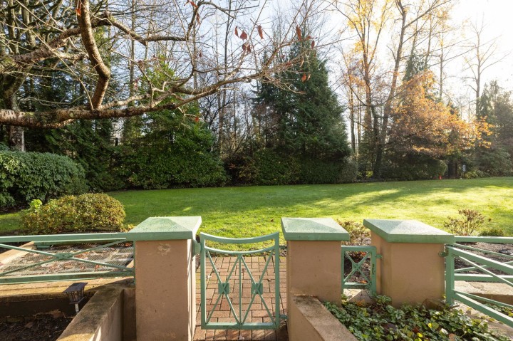 Photo 12 at 364 Taylor Way, Park Royal, West Vancouver