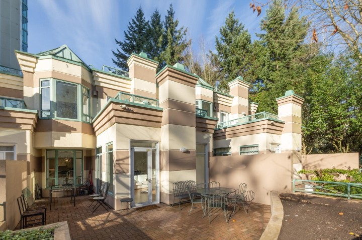 Photo 7 at 364 Taylor Way, Park Royal, West Vancouver