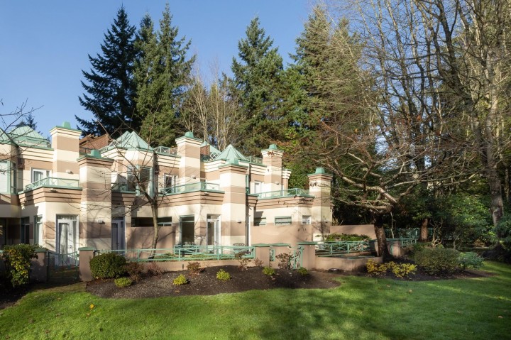 Photo 3 at 364 Taylor Way, Park Royal, West Vancouver