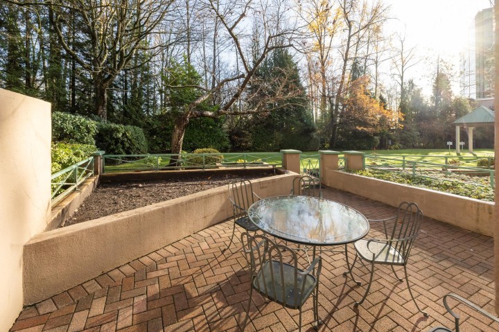 Photo 9 at 364 Taylor Way, Park Royal, West Vancouver