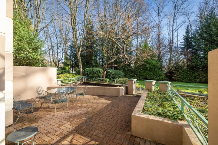 Photo 11 at 364 Taylor Way, Park Royal, West Vancouver