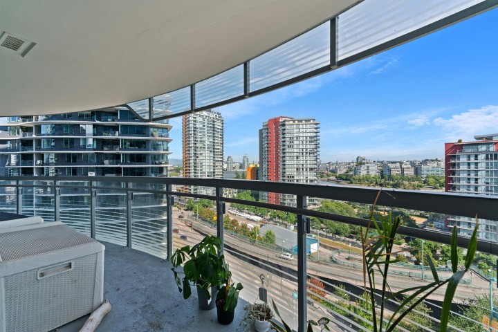 Photo 2 at 1284 - 87 Nelson Street, Yaletown, Vancouver West