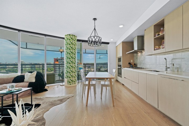 Photo 3 at 1284 - 87 Nelson Street, Yaletown, Vancouver West