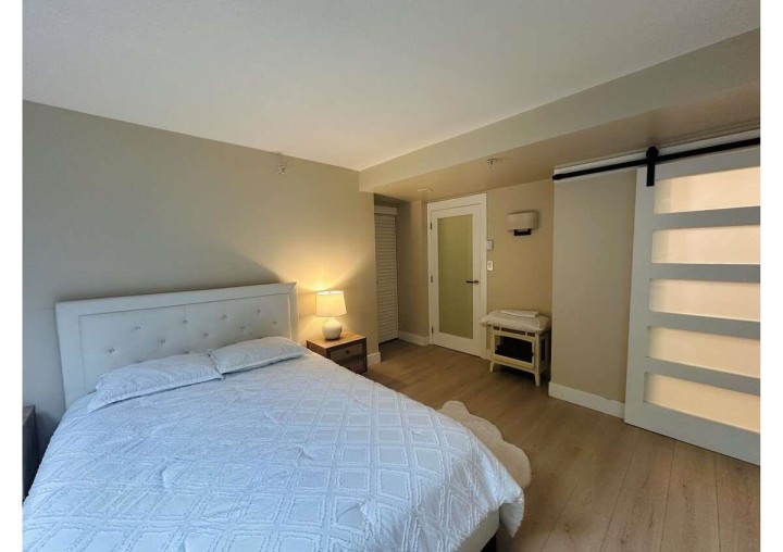 Photo 9 at 202 - 1033 Marinaside Crescent, Yaletown, Vancouver West